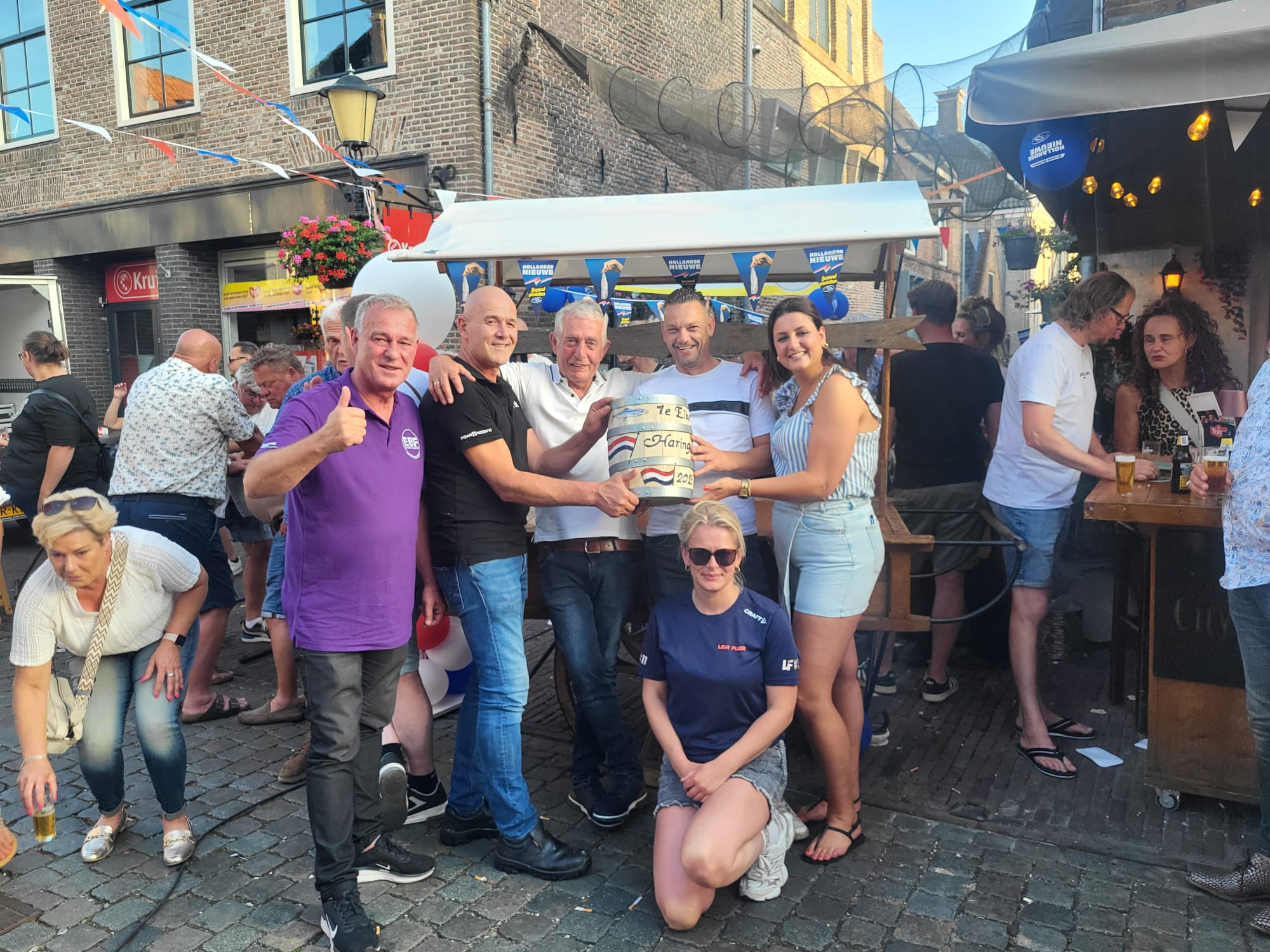 Opbrengst haringparty groot succes voor Levi Flier